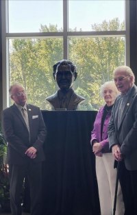 Honoring Legacy: Dr. Thom Gelardi's Sculptured Tribute Unveiled at Sherman